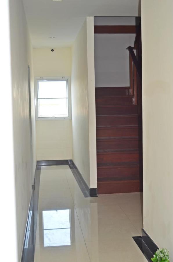 Baanpin Hotel & Cafe กรุงเทพมหานคร ภายนอก รูปภาพ